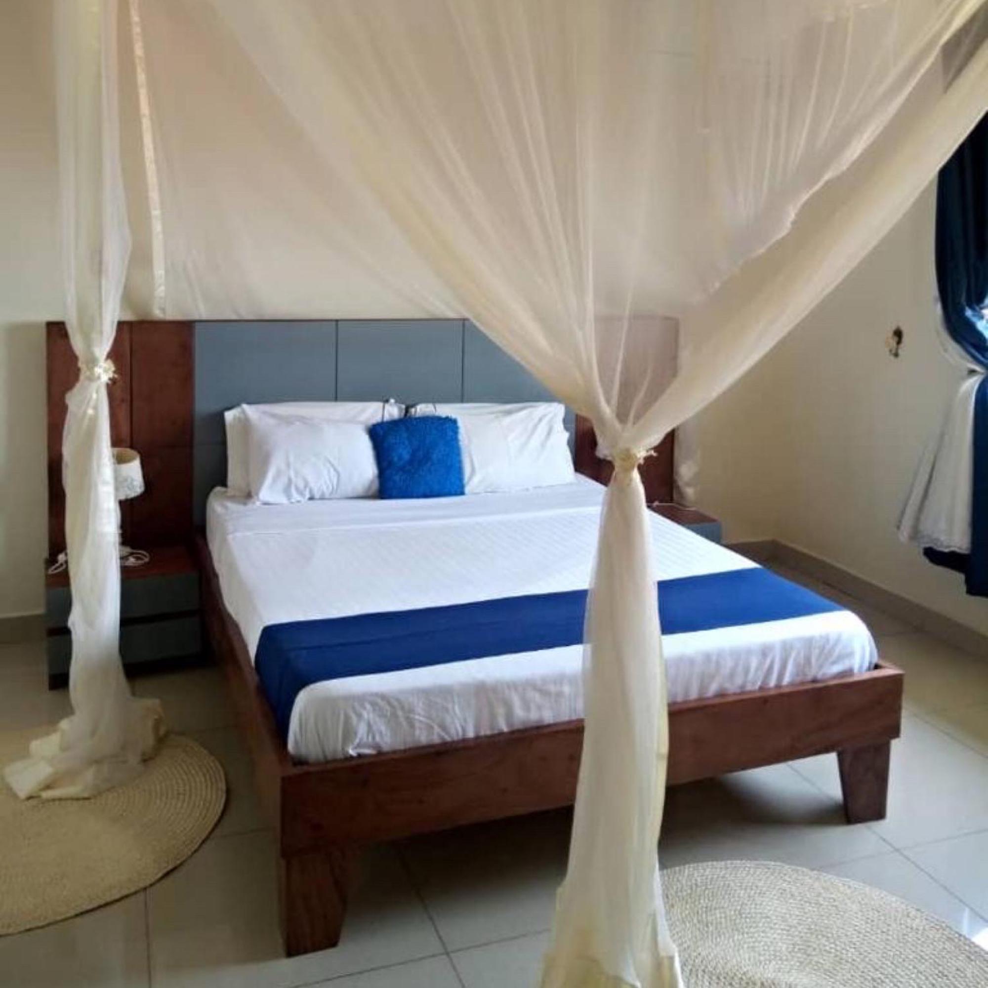 The Abode Apartments Lake View & Breakfast Suite Near Beach Entebbe Exteriér fotografie