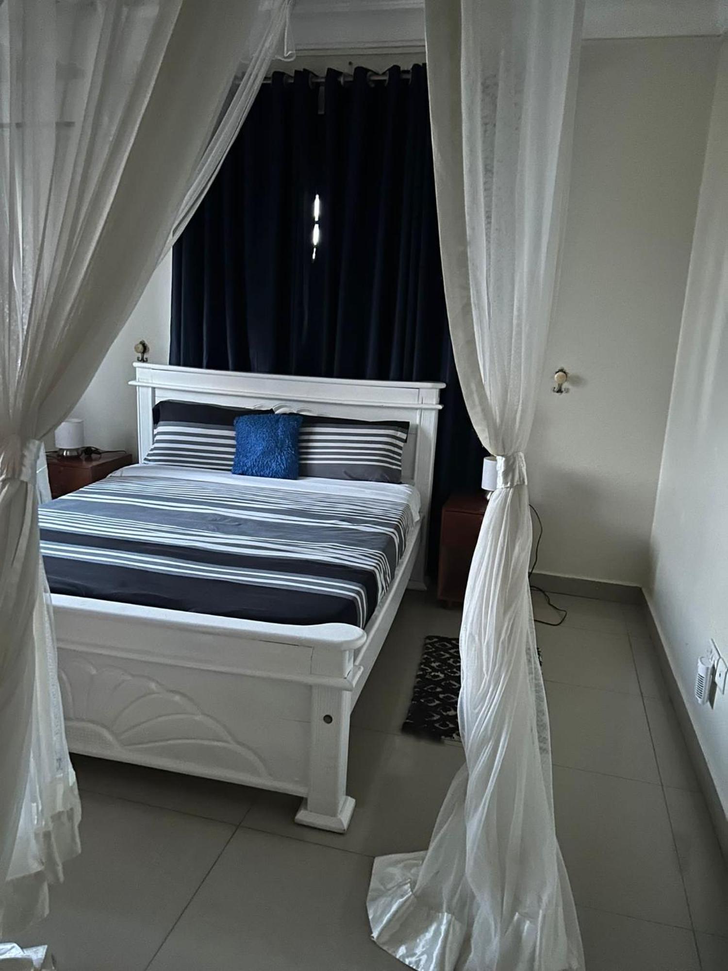 The Abode Apartments Lake View & Breakfast Suite Near Beach Entebbe Exteriér fotografie