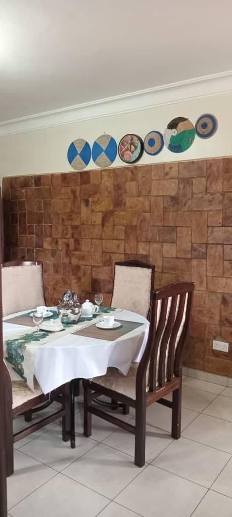 The Abode Apartments Lake View & Breakfast Suite Near Beach Entebbe Exteriér fotografie