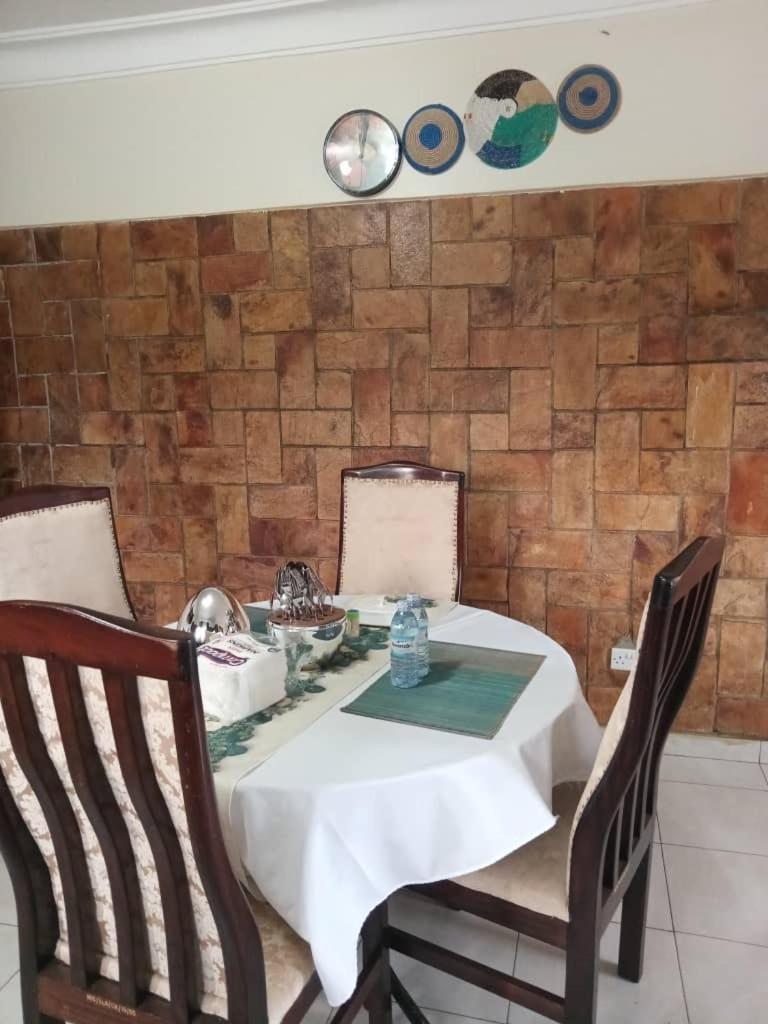 The Abode Apartments Lake View & Breakfast Suite Near Beach Entebbe Exteriér fotografie