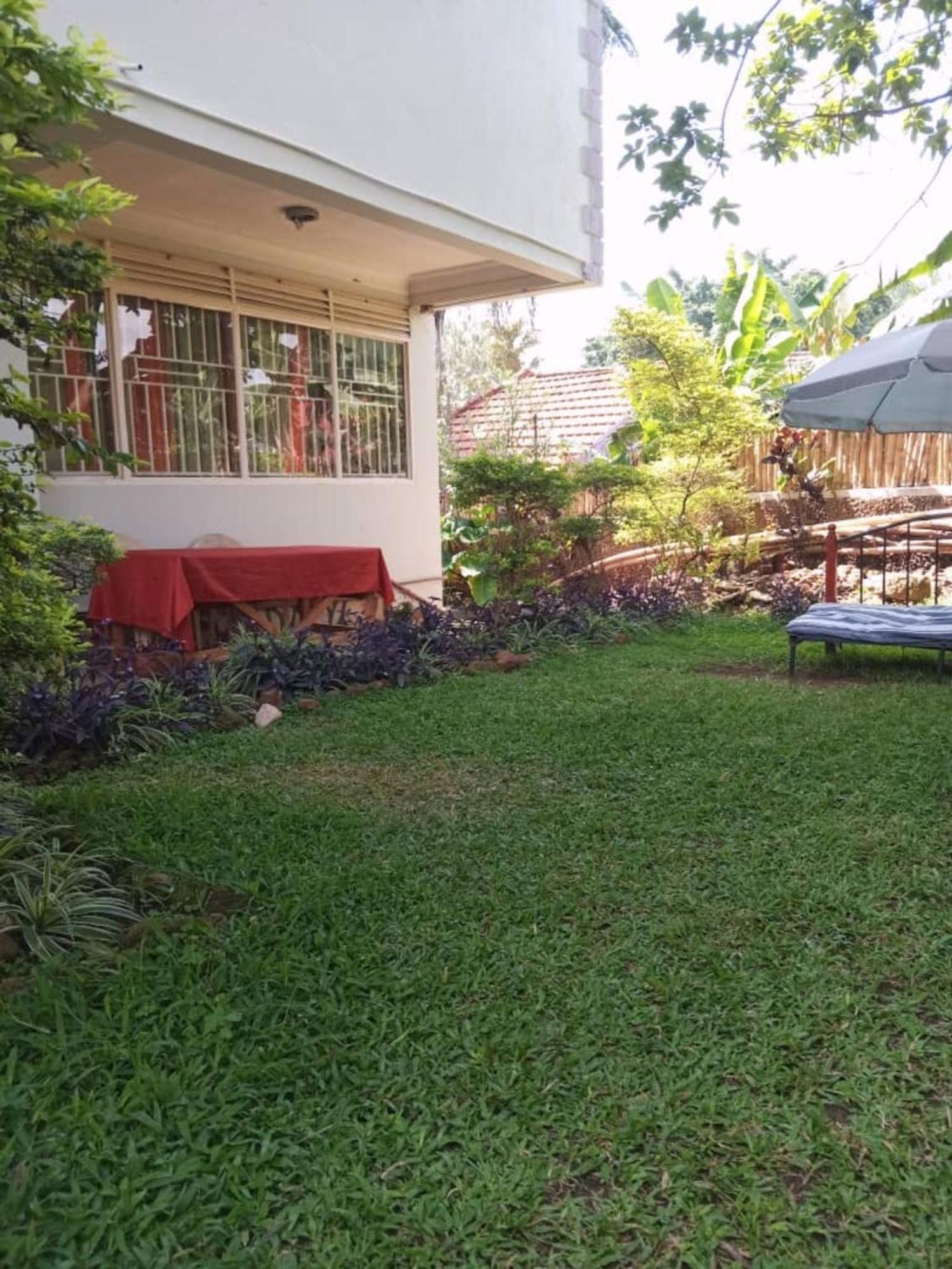 The Abode Apartments Lake View & Breakfast Suite Near Beach Entebbe Exteriér fotografie